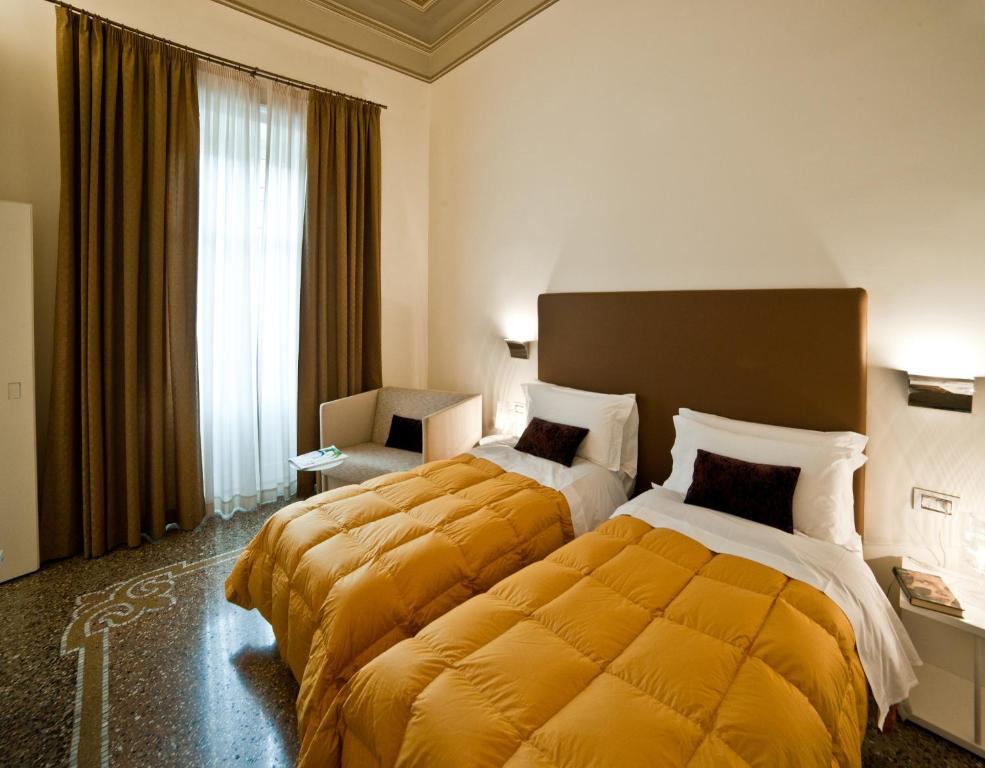 Town House Cavour Bed and Breakfast Reggio di Calabria Rum bild