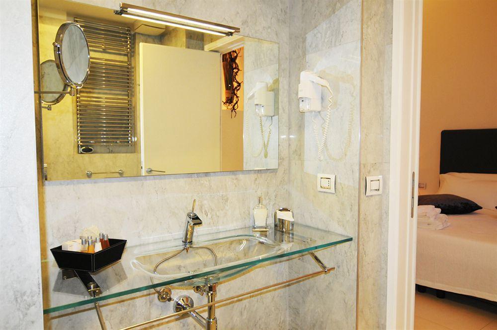 Town House Cavour Bed and Breakfast Reggio di Calabria Exteriör bild