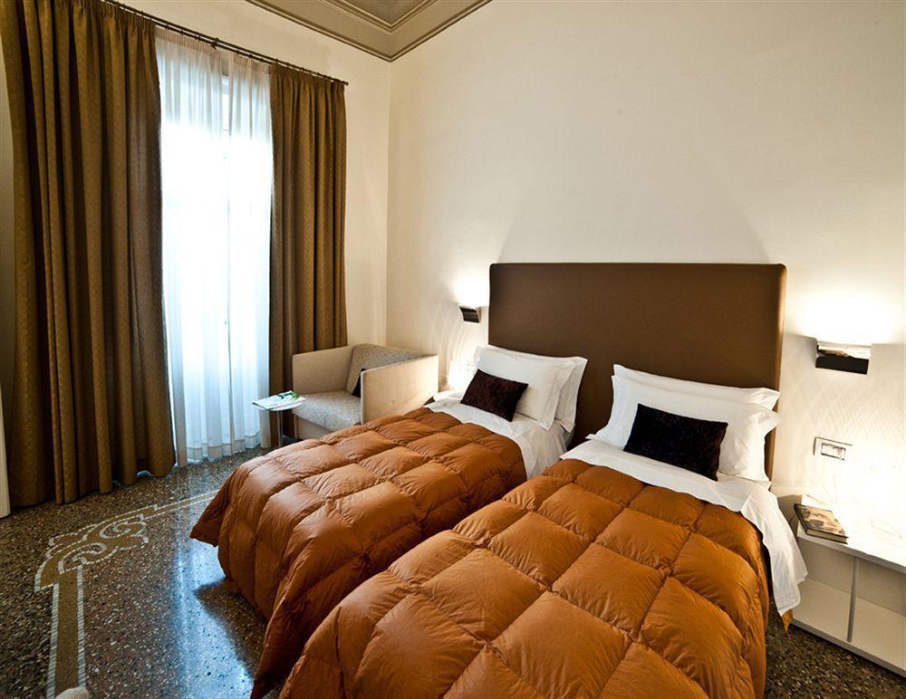 Town House Cavour Bed and Breakfast Reggio di Calabria Exteriör bild