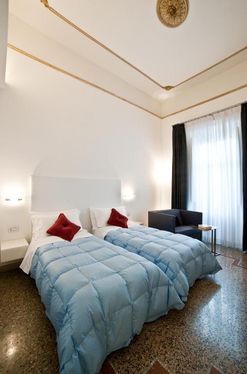 Town House Cavour Bed and Breakfast Reggio di Calabria Rum bild