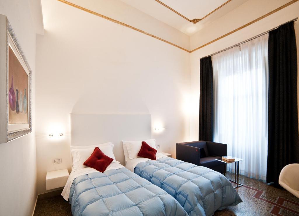 Town House Cavour Bed and Breakfast Reggio di Calabria Rum bild
