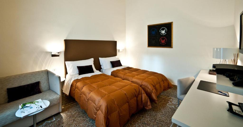 Town House Cavour Bed and Breakfast Reggio di Calabria Rum bild