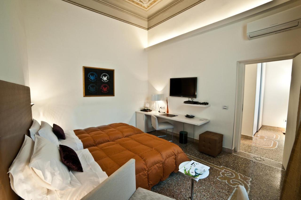 Town House Cavour Bed and Breakfast Reggio di Calabria Rum bild