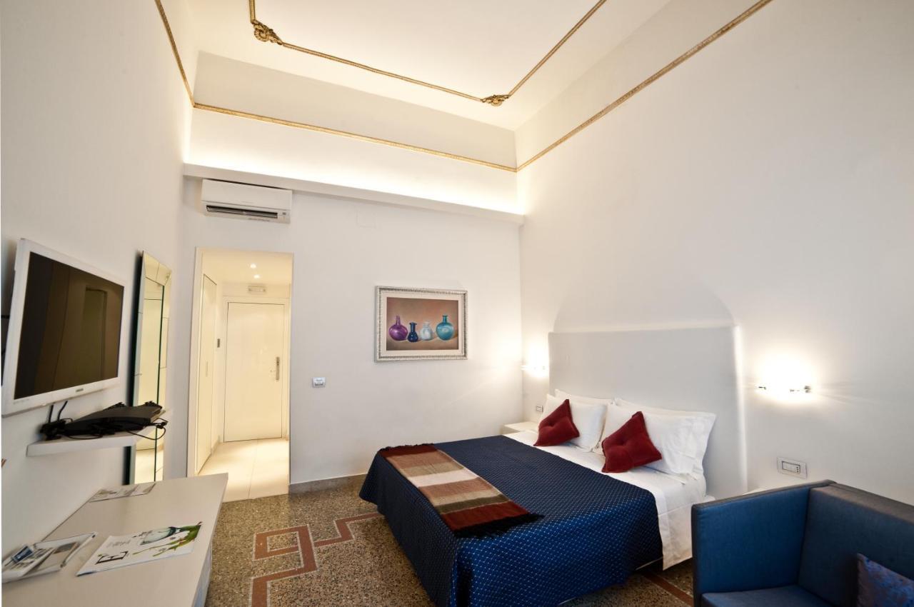 Town House Cavour Bed and Breakfast Reggio di Calabria Rum bild