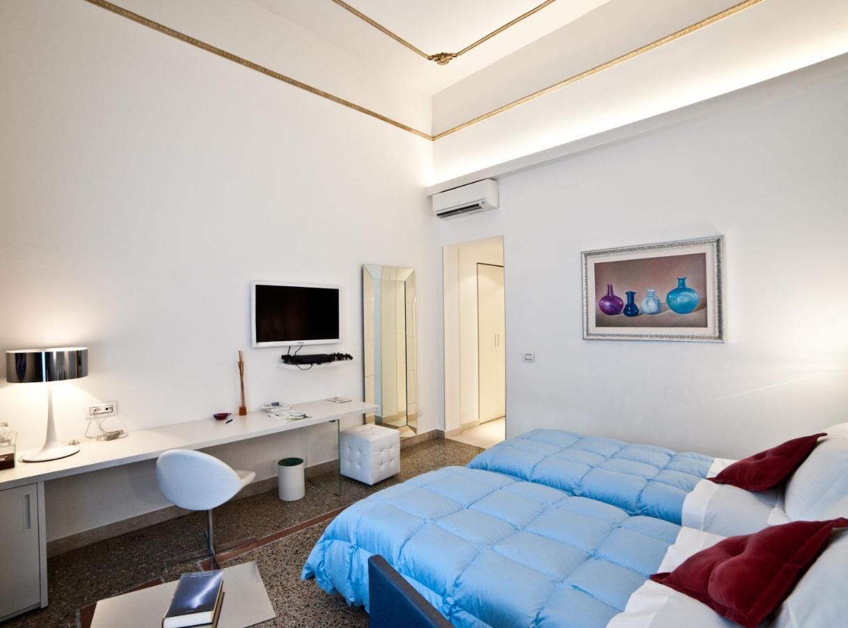 Town House Cavour Bed and Breakfast Reggio di Calabria Rum bild