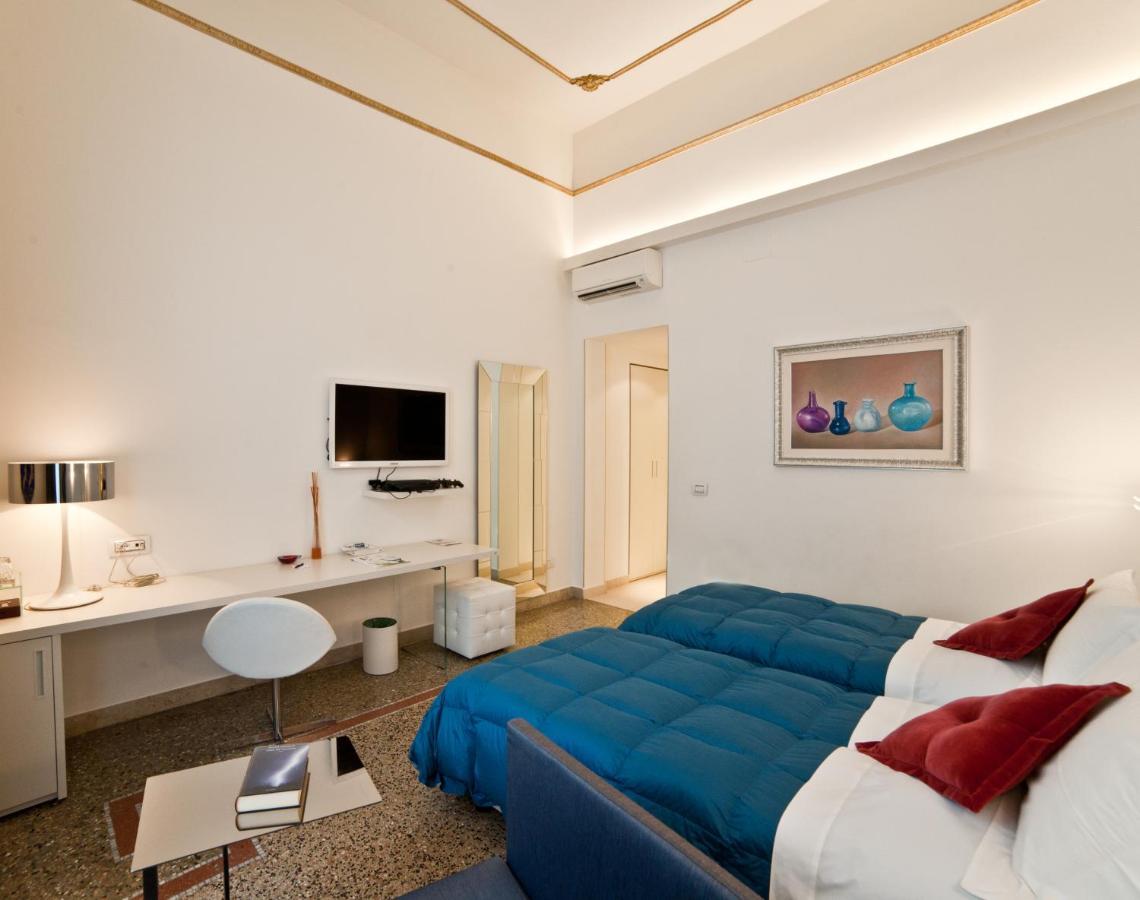 Town House Cavour Bed and Breakfast Reggio di Calabria Rum bild